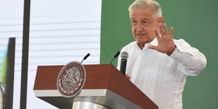 Ve AMLO contrabando y guerra entre farmacéuticas en caso de vacunas falsas