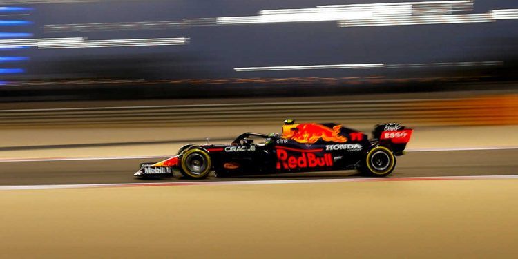 «Checo» Pérez, satisfecho tras su primer día con el Red Bull