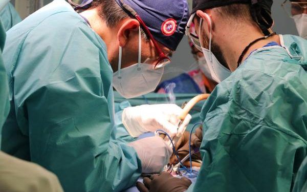 Realiza ISSSTEP cirugía de columna de mínima invasión