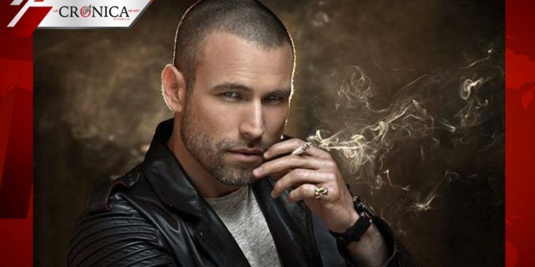 Graban a Rafael Amaya en pleno ataque psicótico; abogado asegura que está bien