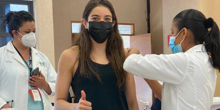 Vacunan contra COVID-19 a deportistas mexicanos que irán a Juegos Olímpicos