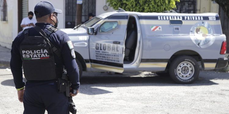 Sujetos armados asaltan camioneta de valores en Puebla; se llevan cerca de 6 mdp
