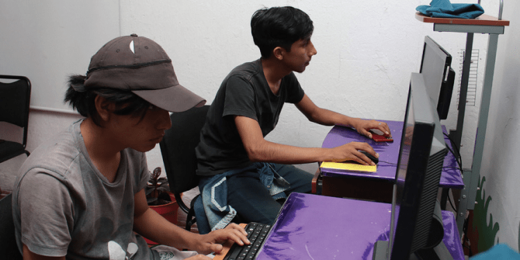 Se cumple primer año de clases a distancia