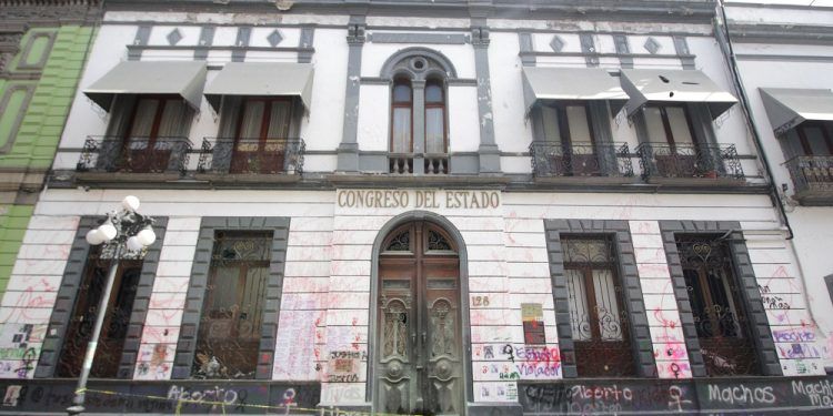 Gobierno de Puebla reparará daños ocasionados por manifestación feminista