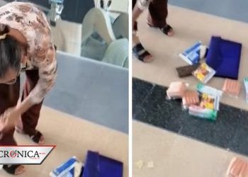 Abuelita intenta robar 9 paquetes de salchichas; policías la cachan en el acto