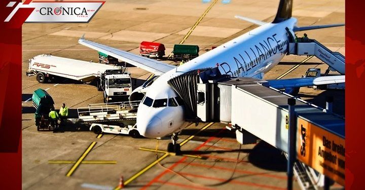 Llegan 44 jóvenes con COVID-19 a Argentina; autoridades invitan a evitar vuelos