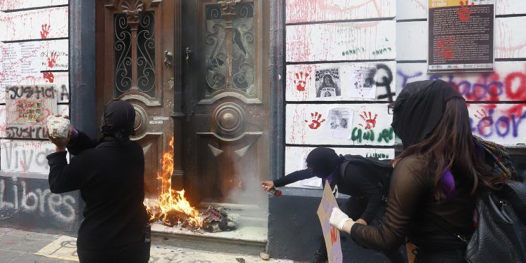 Segob va por los responsables de actos vandálicos en Centro Histórico; identifican a integrantes del Ayuntamiento de Puebla