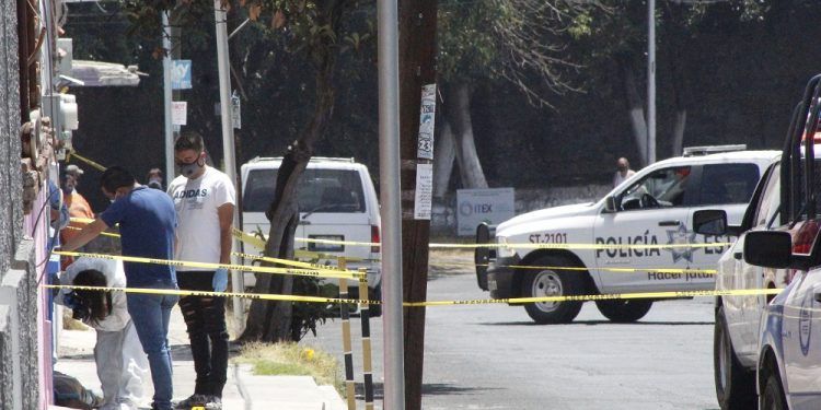 Hombre fue asesinado a golpes en calles del barrio de Xonaca
