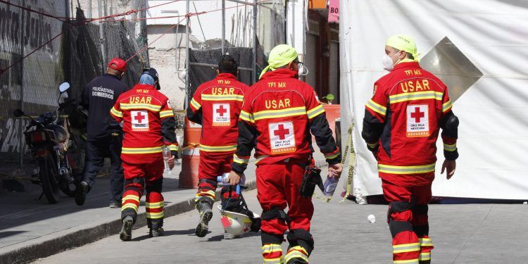Tras 72 horas, logran extraer al segundo sepultado por alud en Texmelucan
