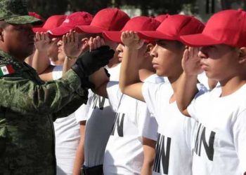 Aprueban comisiones en Senado desaparecer obligatoriedad para realizar servicio militar en menores de 18 años