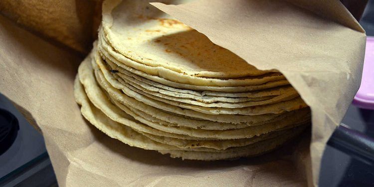 Precio de la tortilla, aumenta hasta 27 pesos el kilo