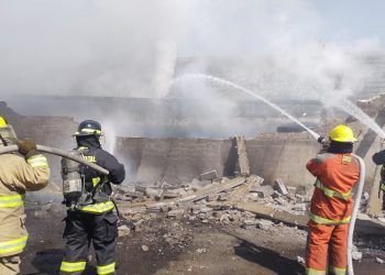 Arde taller mecánico de zona industrial Xoxtla