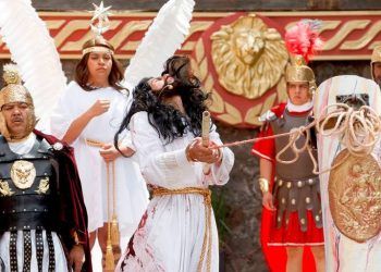 La fe y resignación marcan el segundo año de pandemia del Viacrucis de México
