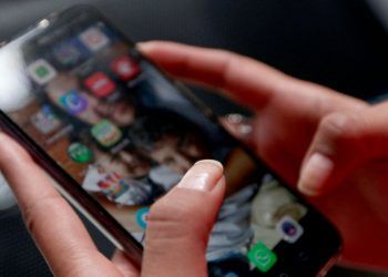 ¿Consentimiento u obligación? No sé, pero ¡no me quiten el celular!