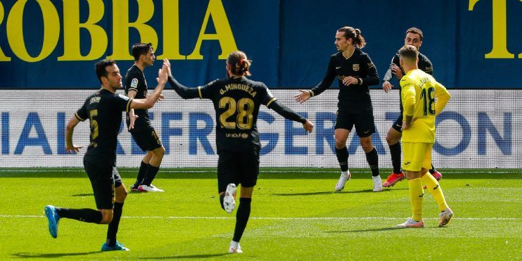 Barcelona derrota 2-1 al Villarreal y alerta al Atlético de Madrid