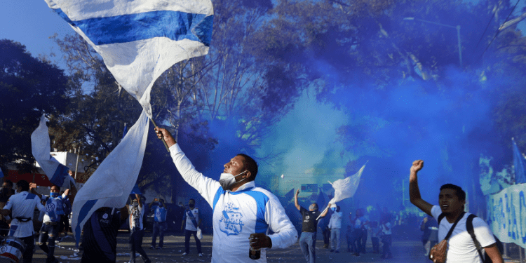 Con estricto protocolo, volverá afición al Estadio Cuauhtémoc