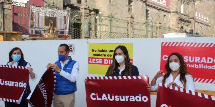 Candidatos de la coalición Va por México clausuran simbólicamente obras del zócalo de Puebla