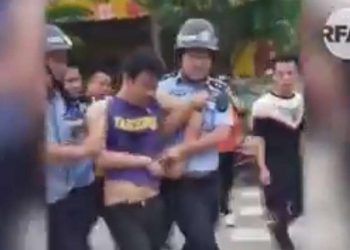 Sujeto ingresa a guardería en China y lesiona con cuchillo a 16 niños y dos profesores