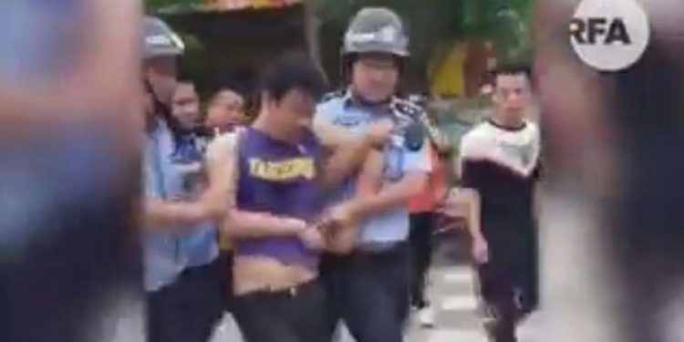 Sujeto ingresa a guardería en China y lesiona con cuchillo a 16 niños y dos profesores
