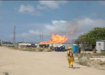 Explota línea de gas y genera incendio en complejo Pajaritos, en Veracruz