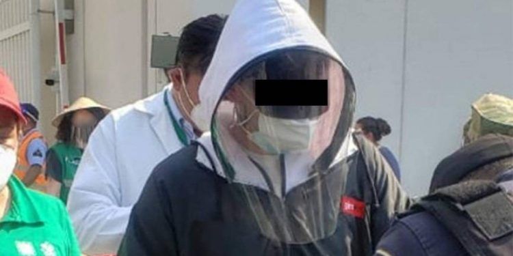 Mexicano subcampeón del videojuego FIFA se disfrazó de abuelito para recibir vacuna anti COVID-19