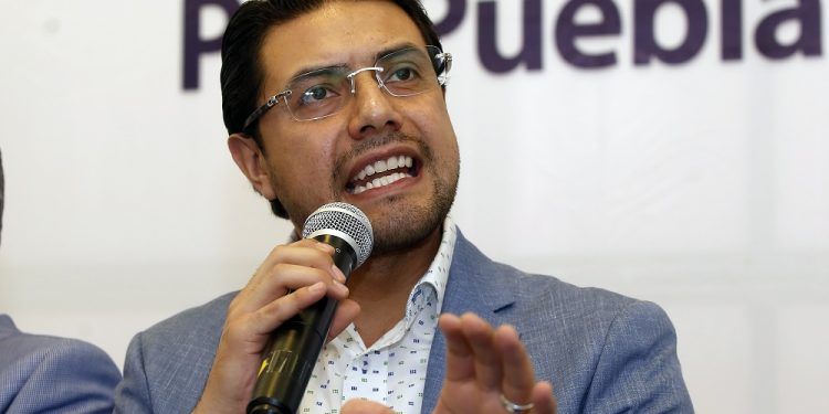 Jesús Giles, candidato a la alcaldía de Ocoyucan, comparece por título apócrifo