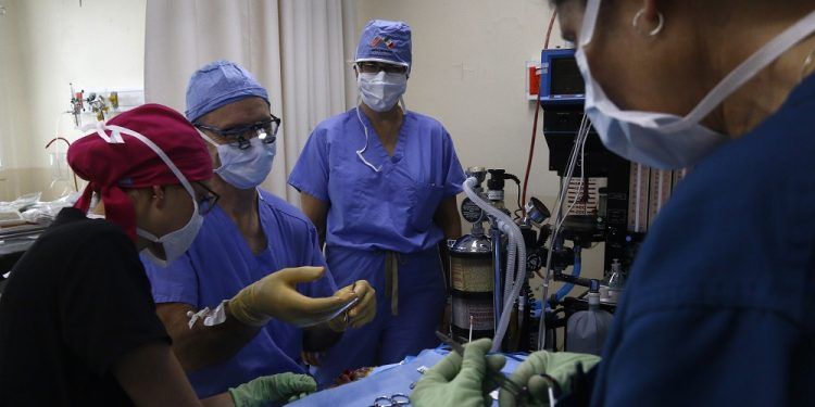 Universidades poblanas pueden reiniciar prácticas de laboratorio en salud e ingenierías