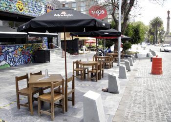 Restauranteros poblanos optan por terrazas móviles para subir ventas