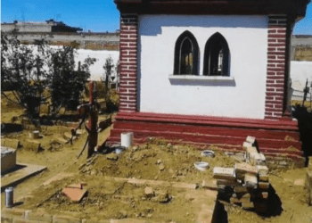 Profana tumbas alcaldesa, acusan