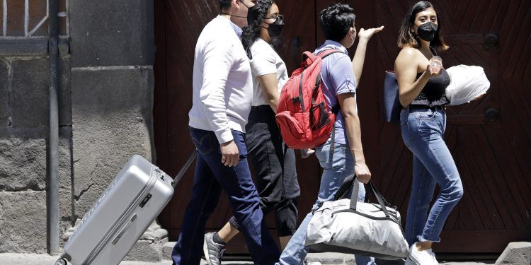 Vacacionistas deberán aislarse 14 días a su regreso a Puebla: Salud 