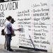 Protestan por desaparecidos en Puebla y defensa de Flor del Bosque en muro provisional del zócalo