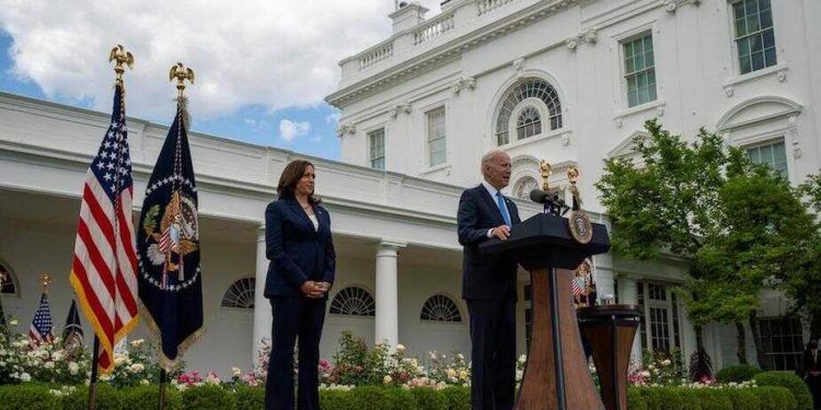 Estados Unidos dice adiós al cubrebocas