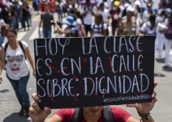 «En Colombia nos están matando», grita manifestante… y le disparan ocho veces