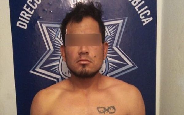 Sujeto es detenido por la SSP con motocicleta robada y droga en Nopalucan