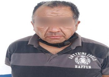 Policía asegura a hombre que utiliza a menor de edad para entregar droga en Puebla