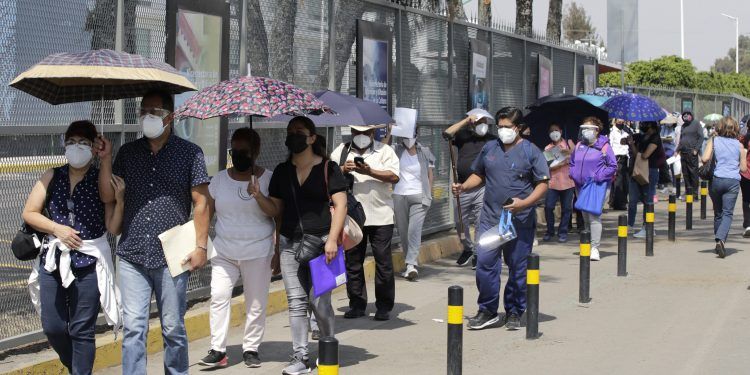 Adultos mayores vacunados en CU están a tiempo de recibir segunda dosis: Salud