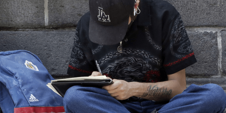 Experimentados y jóvenes, sin empleo