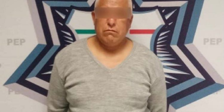 Detienen a sujeto por presunto abuso sexual en Puebla; se encerró en el baño con un menor 