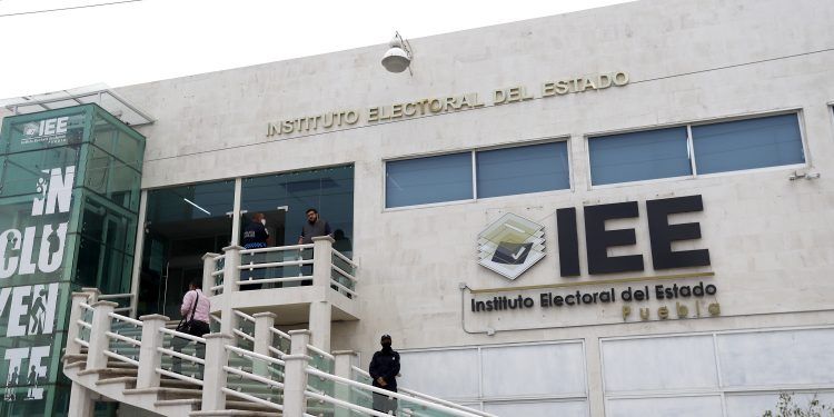 Con tropiezos, justo a un mes de la jornada electoral