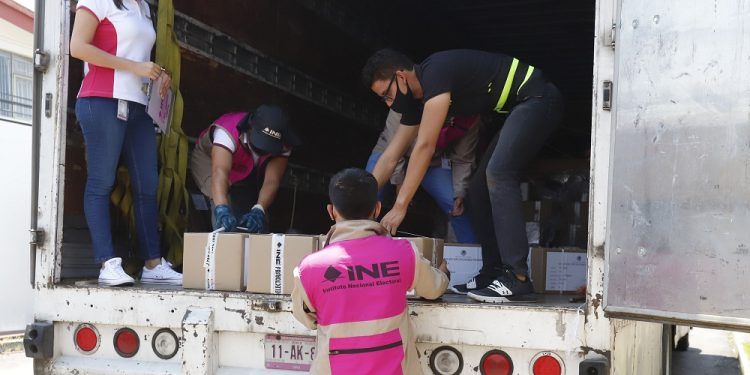 Paquetería electoral llega a Puebla para la votación del próximo 6 de junio