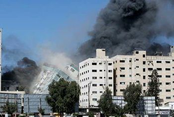 Israel derriba sede de la agencia de noticias AP y Al Jazeera