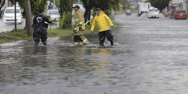 Lluvia causa deslaves e inundaciones en Teziutlán y Hueytamalco 