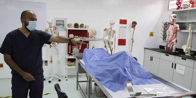 Universidades de Puebla regresan a la actividad académica en laboratorios