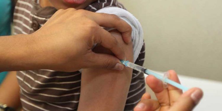 Vacunación para menores contra sarampión y rubéola en Texmelucan