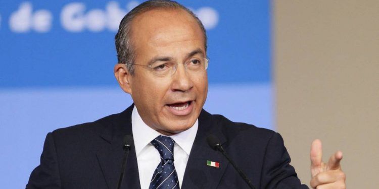 Felipe Calderón da positivo a COVID-19 