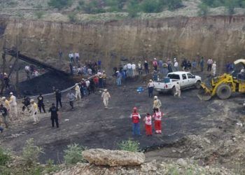 Rescatan cuerpo de trabajador atrapado en mina de Coahuila