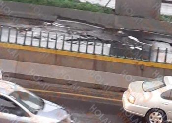 Usuarios de redes sociales alertan de posible socavón en la México-Querétaro
