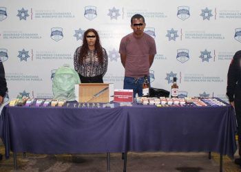 Asaltan Oxxo, intentan huir y colisionan en calles de Valle Dorado