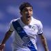 Omar Fernández se quita la camiseta del Puebla para usar la de León