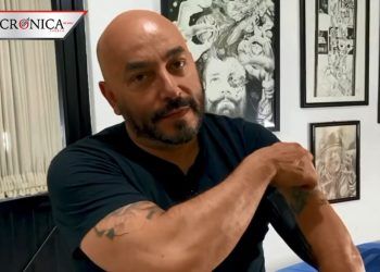 ¡Cero y van dos! Lupillo Rivera se quita tatuaje en honor a Belinda (VIDEO)